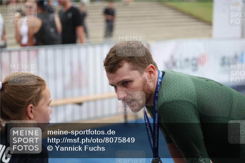 22.06.2025 - Viking Triathlon Yannick Fuchs http://msf.ph/oto/8075849 22.06.2025 16:18:44 Ziel  meine-sportfotos.de