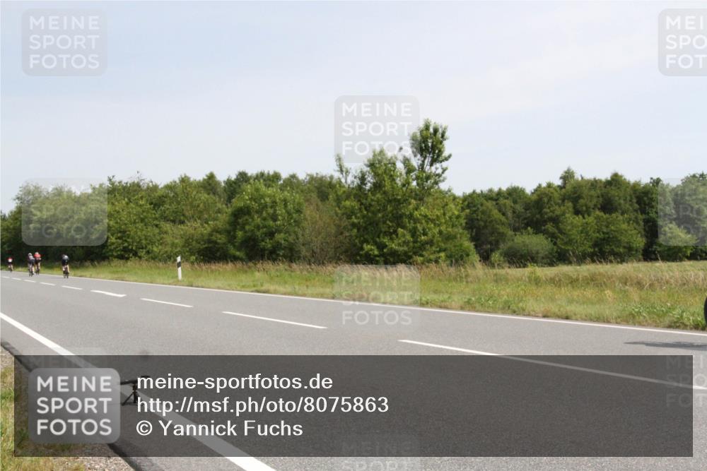 22.06.2025 - Viking Triathlon Yannick Fuchs http://msf.ph/oto/8075863 22.06.2025 11:52:18 Radfahren 43, 44, 54, 320, 335, 361, 431, 521 meine-sportfotos.de