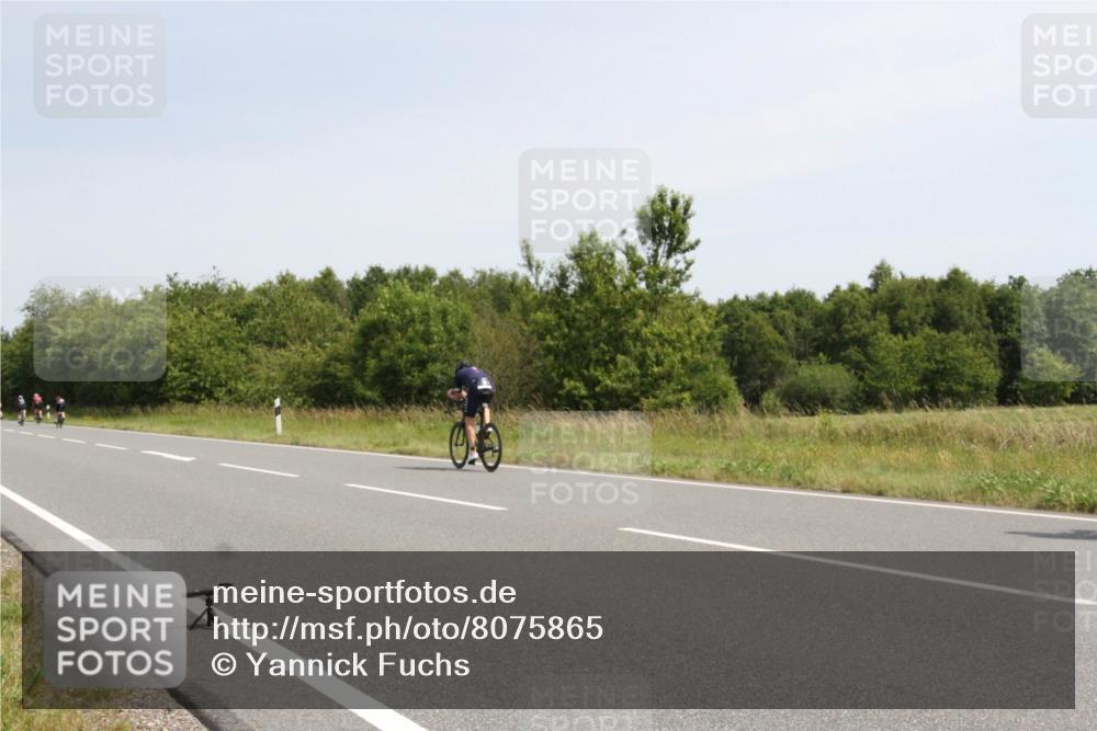 22.06.2025 - Viking Triathlon Yannick Fuchs http://msf.ph/oto/8075865 22.06.2025 11:52:19 Radfahren 43, 44, 54, 320, 335, 361, 431, 521 meine-sportfotos.de