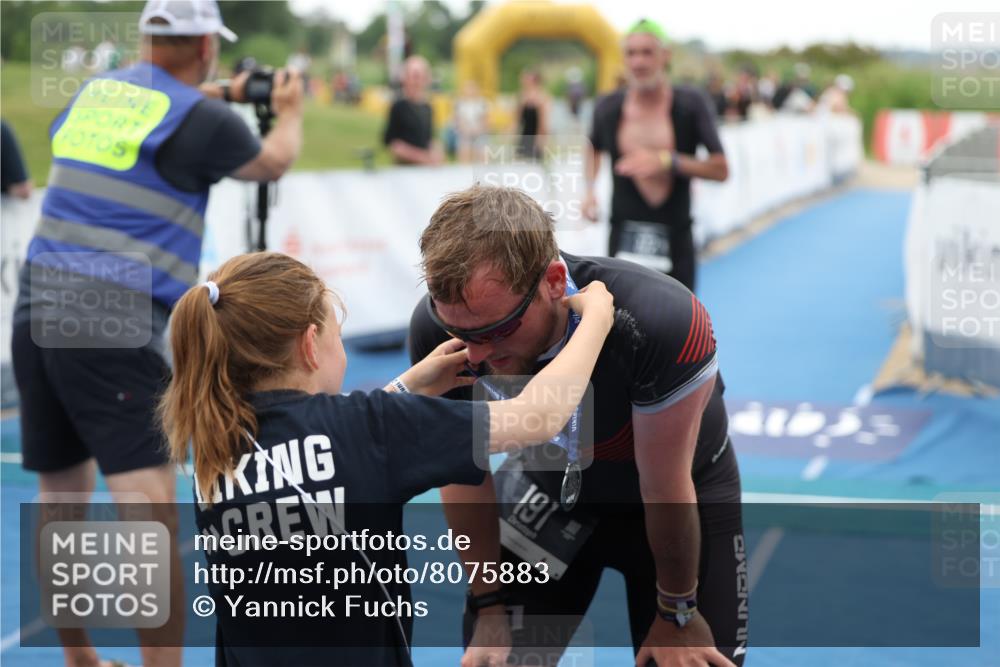 22.06.2025 - Viking Triathlon Yannick Fuchs http://msf.ph/oto/8075883 22.06.2025 16:19:49 Ziel 372 meine-sportfotos.de