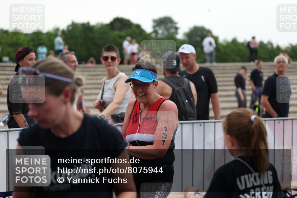22.06.2025 - Viking Triathlon Yannick Fuchs http://msf.ph/oto/8075944 22.06.2025 16:20:30 Ziel 74, 131 meine-sportfotos.de