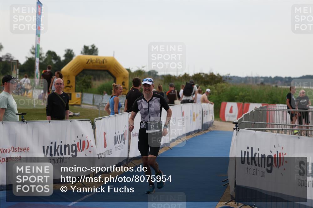 22.06.2025 - Viking Triathlon Yannick Fuchs http://msf.ph/oto/8075954 22.06.2025 16:20:33 Ziel 74 meine-sportfotos.de