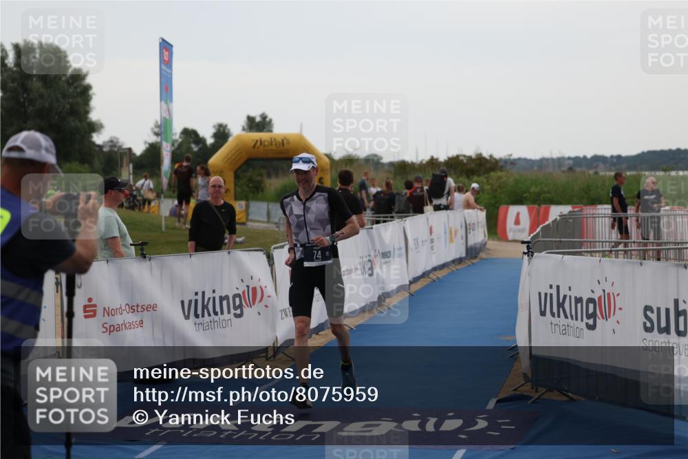 22.06.2025 - Viking Triathlon Yannick Fuchs http://msf.ph/oto/8075959 22.06.2025 16:20:34 Ziel 74 meine-sportfotos.de