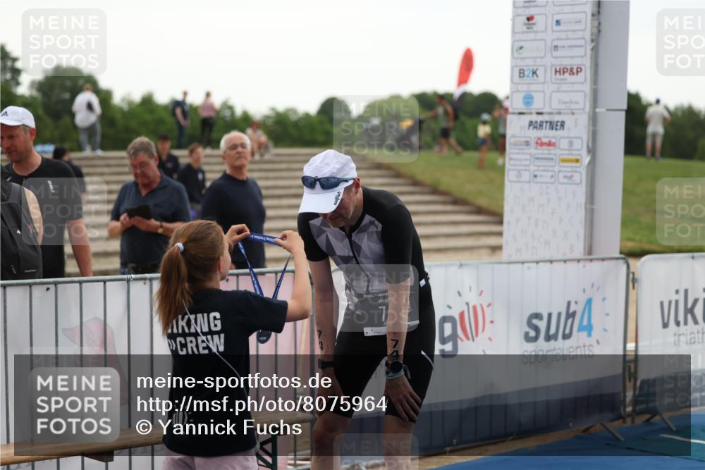 22.06.2025 - Viking Triathlon Yannick Fuchs http://msf.ph/oto/8075964 22.06.2025 16:20:38 Ziel 74 meine-sportfotos.de