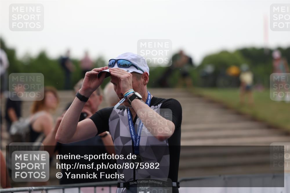 22.06.2025 - Viking Triathlon Yannick Fuchs http://msf.ph/oto/8075982 22.06.2025 16:20:43 Ziel  meine-sportfotos.de