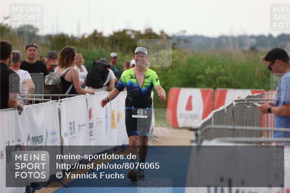 22.06.2025 - Viking Triathlon Yannick Fuchs http://msf.ph/oto/8076065 22.06.2025 16:22:01 Ziel  meine-sportfotos.de