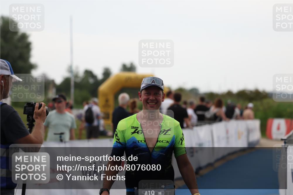 22.06.2025 - Viking Triathlon Yannick Fuchs http://msf.ph/oto/8076080 22.06.2025 16:22:12 Ziel 418 meine-sportfotos.de