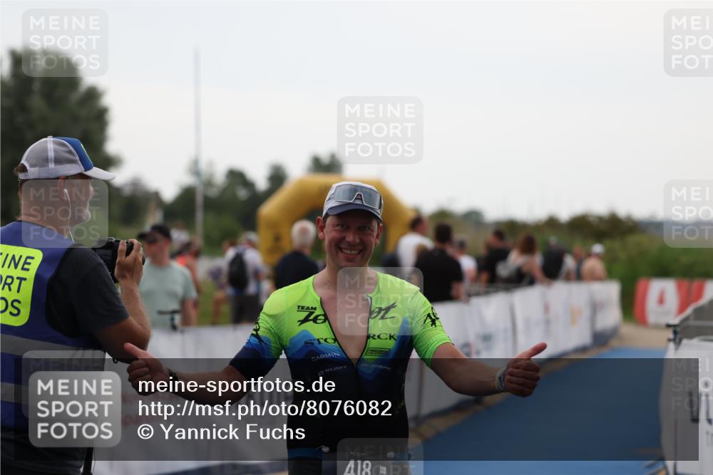 22.06.2025 - Viking Triathlon Yannick Fuchs http://msf.ph/oto/8076082 22.06.2025 16:22:12 Ziel 418 meine-sportfotos.de