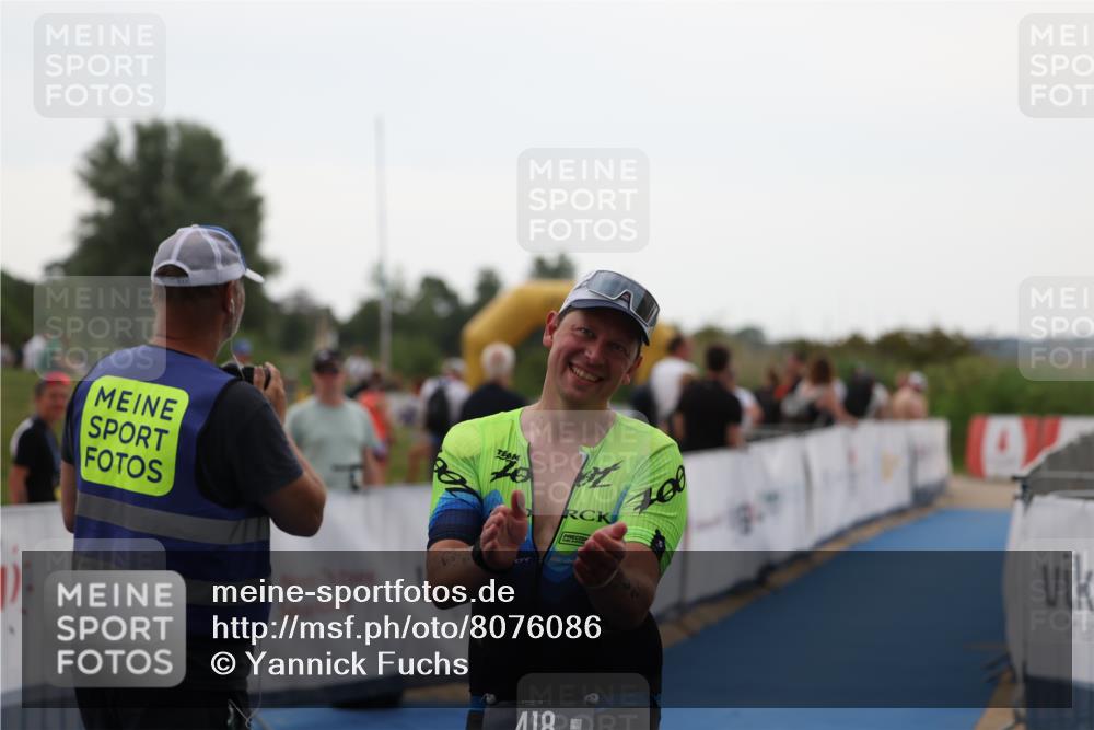 22.06.2025 - Viking Triathlon Yannick Fuchs http://msf.ph/oto/8076086 22.06.2025 16:22:13 Ziel 418 meine-sportfotos.de