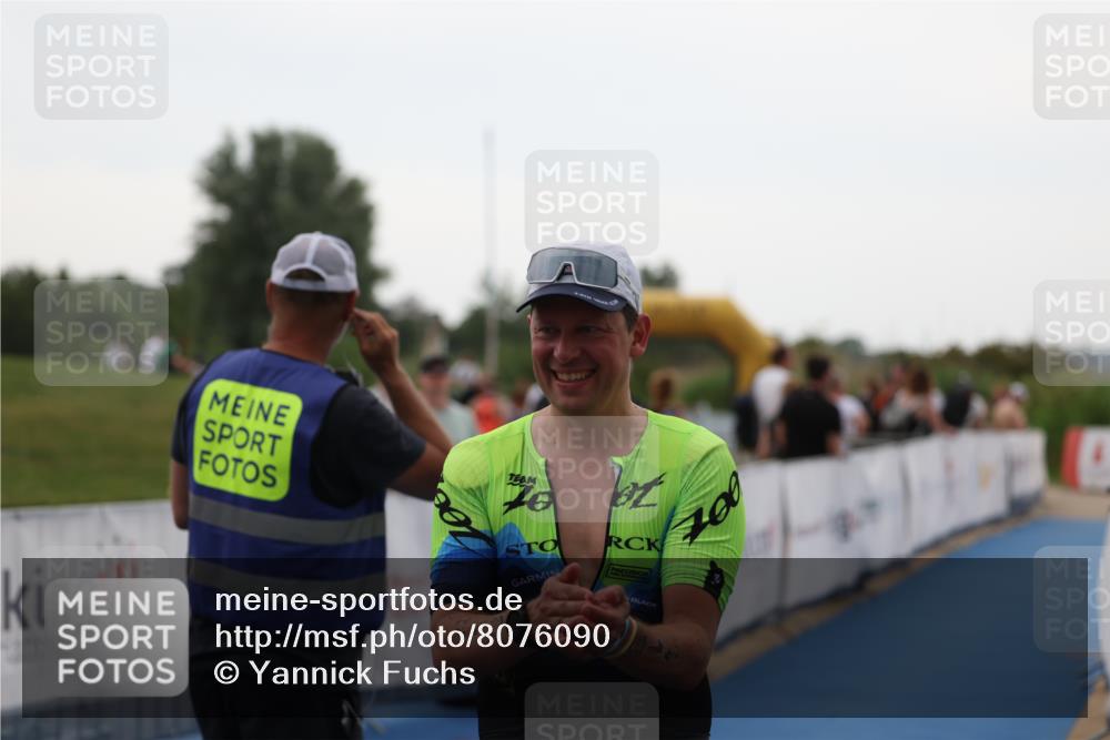 22.06.2025 - Viking Triathlon Yannick Fuchs http://msf.ph/oto/8076090 22.06.2025 16:22:14 Ziel 418 meine-sportfotos.de