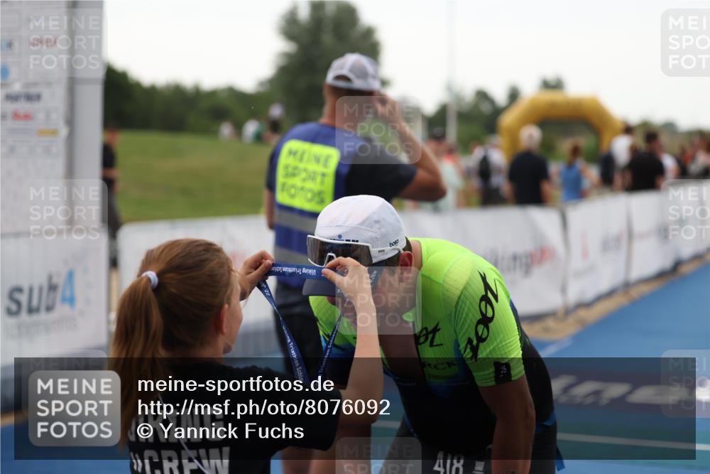 22.06.2025 - Viking Triathlon Yannick Fuchs http://msf.ph/oto/8076092 22.06.2025 16:22:15 Ziel 418 meine-sportfotos.de