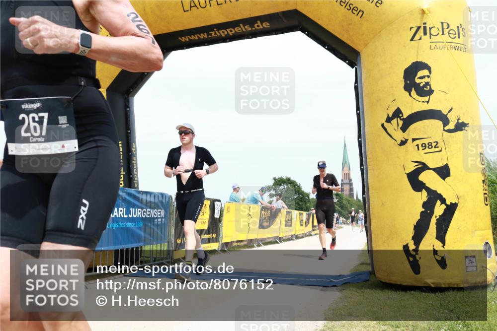 22.06.2025 - Viking Triathlon H.Heesch http://msf.ph/oto/8076152 22.06.2025 14:09:08 Laufen 267, 297, 331, 527 meine-sportfotos.de