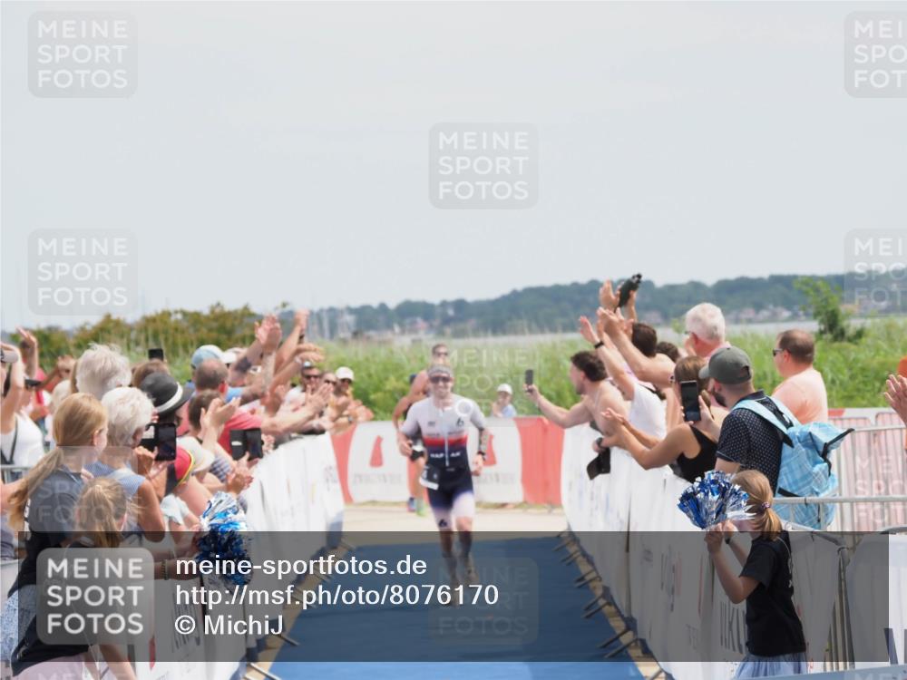 22.06.2025 - Viking Triathlon MichiJ http://msf.ph/oto/8076170 22.06.2025 13:47:01 Ziel 4 meine-sportfotos.de