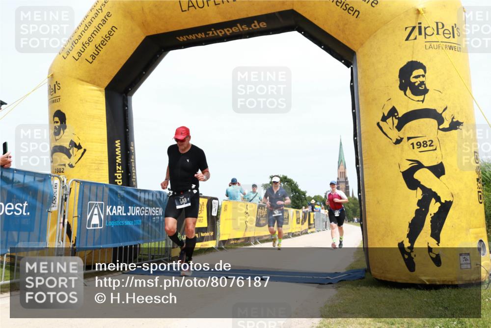 22.06.2025 - Viking Triathlon H.Heesch http://msf.ph/oto/8076187 22.06.2025 14:10:22 Laufen 31, 206, 538, 548 meine-sportfotos.de