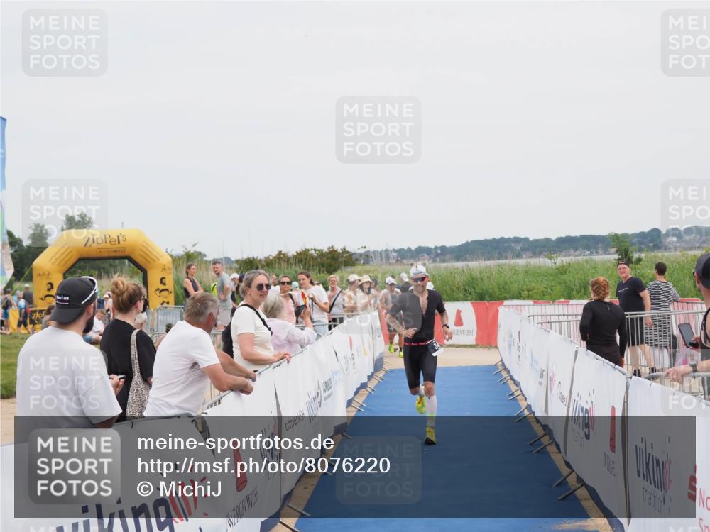 22.06.2025 - Viking Triathlon MichiJ http://msf.ph/oto/8076220 22.06.2025 14:33:55 Ziel 341 meine-sportfotos.de