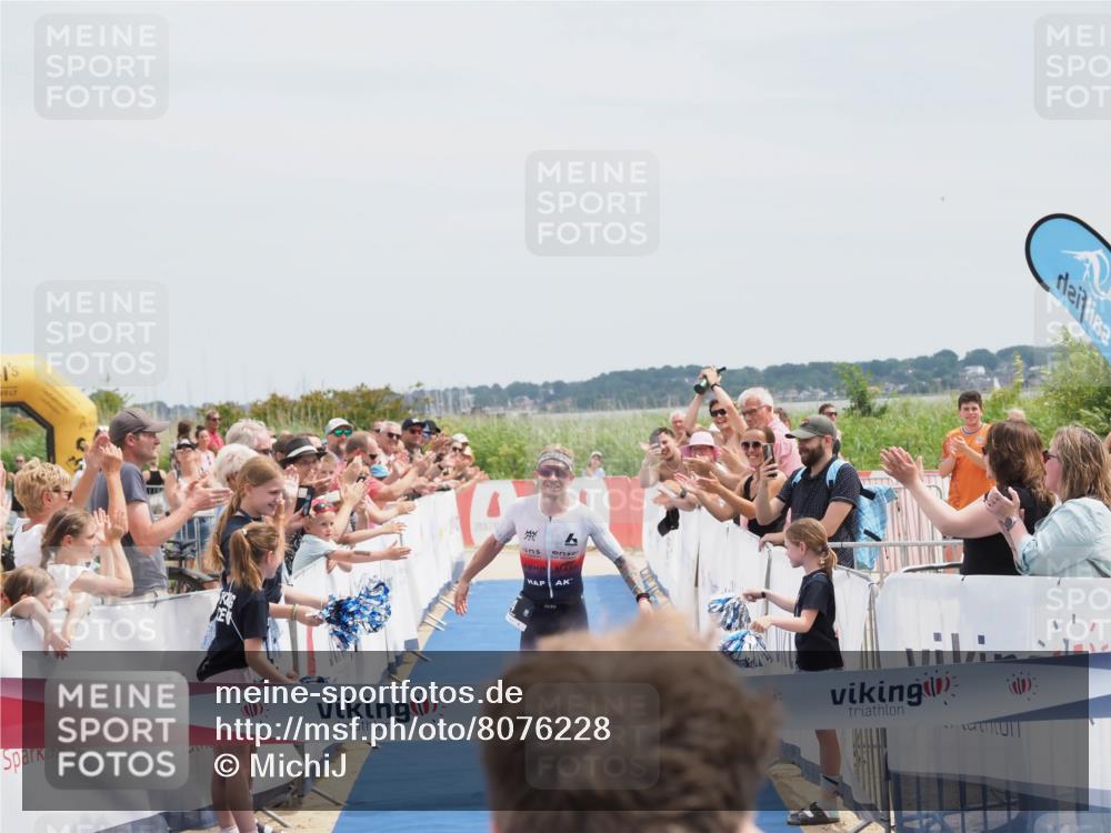 22.06.2025 - Viking Triathlon MichiJ http://msf.ph/oto/8076228 22.06.2025 13:47:04 Ziel 4 meine-sportfotos.de