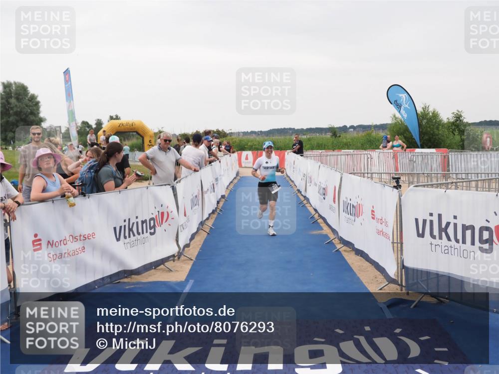 22.06.2025 - Viking Triathlon MichiJ http://msf.ph/oto/8076293 22.06.2025 16:02:06 Ziel 256 meine-sportfotos.de