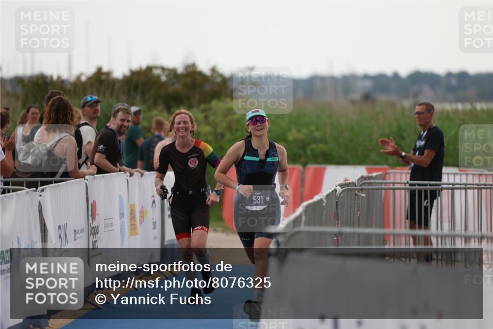 22.06.2025 - Viking Triathlon Yannick Fuchs http://msf.ph/oto/8076325 22.06.2025 16:22:31 Ziel 425, 531 meine-sportfotos.de