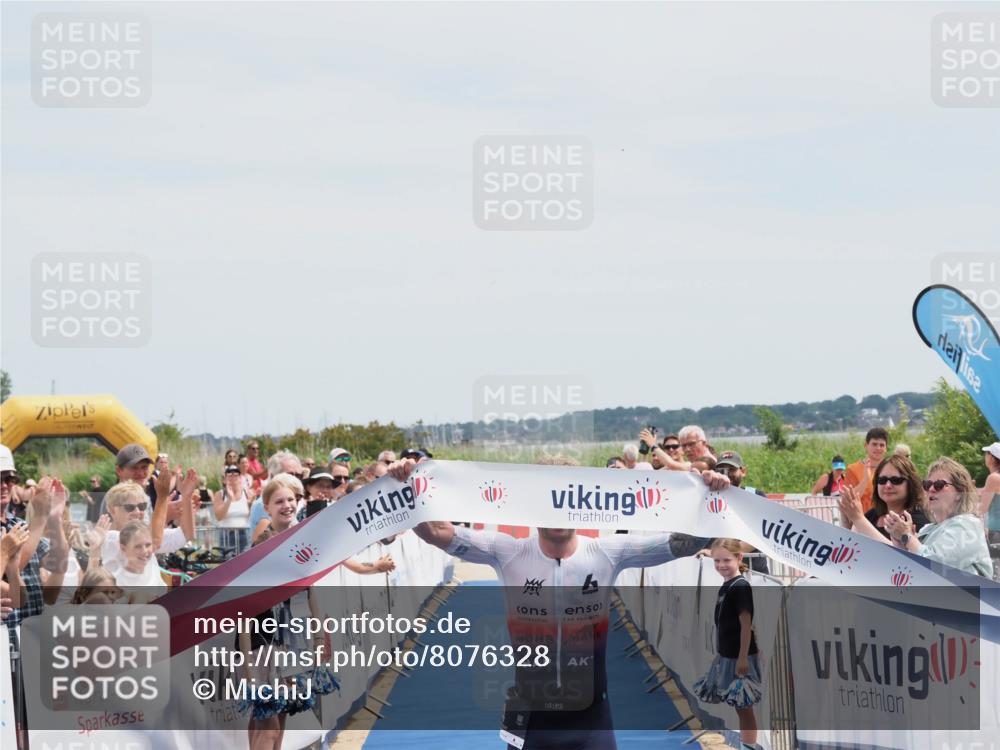 22.06.2025 - Viking Triathlon MichiJ http://msf.ph/oto/8076328 22.06.2025 13:47:06 Ziel 4 meine-sportfotos.de