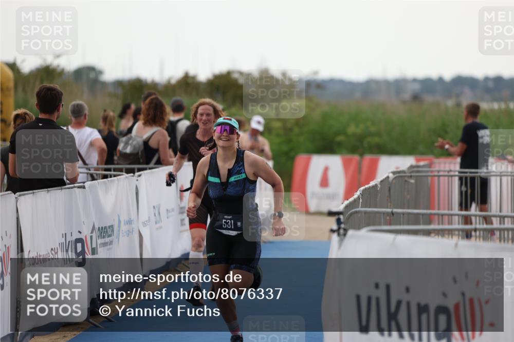 22.06.2025 - Viking Triathlon Yannick Fuchs http://msf.ph/oto/8076337 22.06.2025 16:22:32 Ziel 425, 531 meine-sportfotos.de