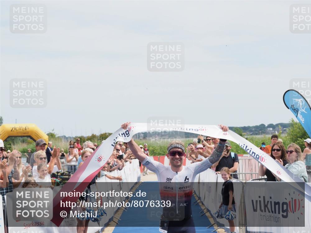 22.06.2025 - Viking Triathlon MichiJ http://msf.ph/oto/8076339 22.06.2025 13:47:06 Ziel 4 meine-sportfotos.de
