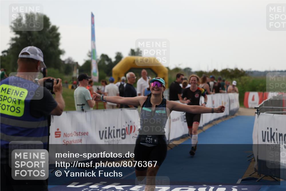22.06.2025 - Viking Triathlon Yannick Fuchs http://msf.ph/oto/8076367 22.06.2025 16:22:34 Ziel 425, 531 meine-sportfotos.de