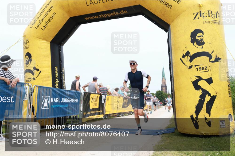 22.06.2025 - Viking Triathlon H.Heesch http://msf.ph/oto/8076407 22.06.2025 14:53:01 Laufen 31, 42 meine-sportfotos.de