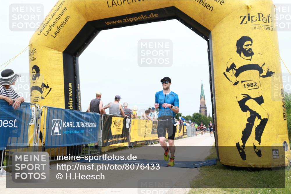 22.06.2025 - Viking Triathlon H.Heesch http://msf.ph/oto/8076433 22.06.2025 14:53:17 Laufen 402, 486 meine-sportfotos.de