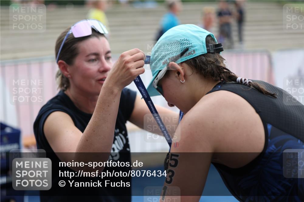22.06.2025 - Viking Triathlon Yannick Fuchs http://msf.ph/oto/8076434 22.06.2025 16:22:40 Ziel 425 meine-sportfotos.de