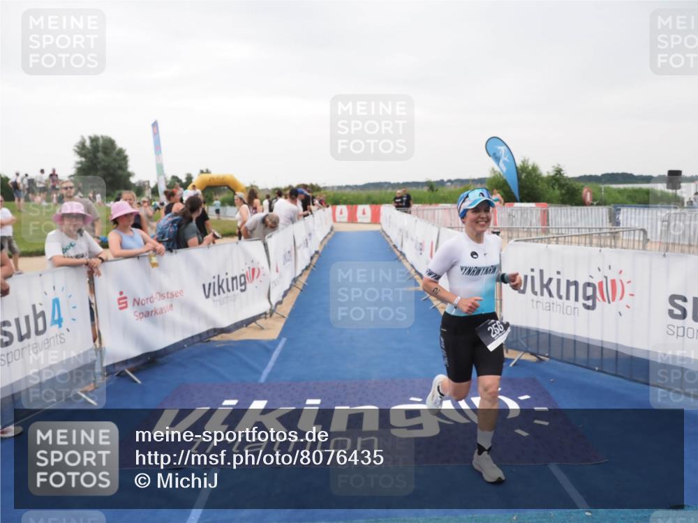 22.06.2025 - Viking Triathlon MichiJ http://msf.ph/oto/8076435 22.06.2025 16:02:08 Ziel 256 meine-sportfotos.de