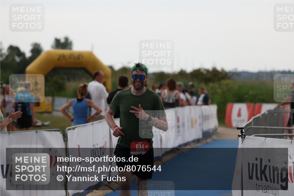 22.06.2025 - Viking Triathlon Yannick Fuchs http://msf.ph/oto/8076544 22.06.2025 16:23:20 Ziel 634 meine-sportfotos.de