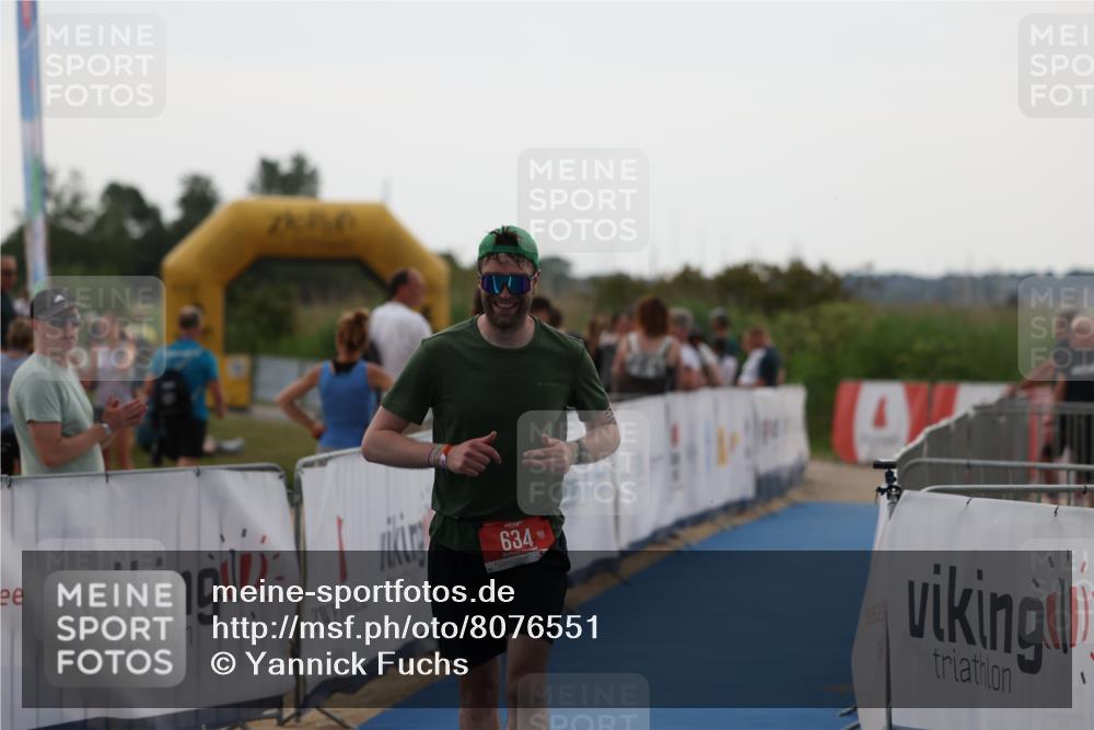 22.06.2025 - Viking Triathlon Yannick Fuchs http://msf.ph/oto/8076551 22.06.2025 16:23:20 Ziel 634 meine-sportfotos.de