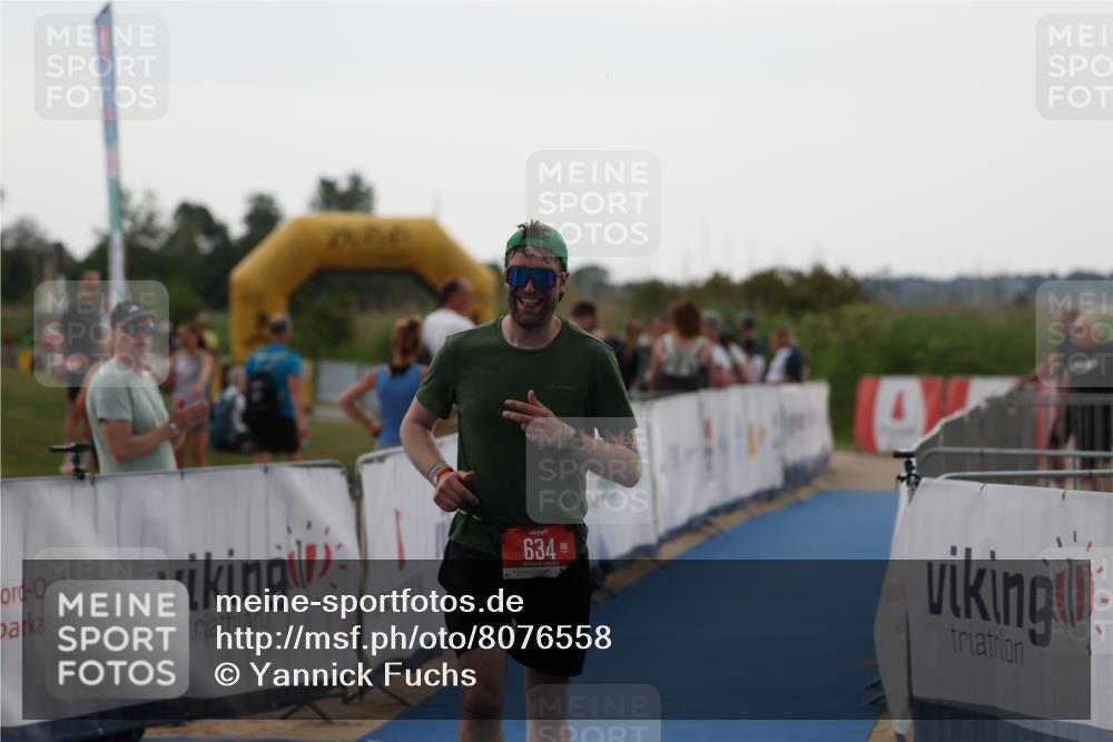 22.06.2025 - Viking Triathlon Yannick Fuchs http://msf.ph/oto/8076558 22.06.2025 16:23:21 Ziel 634 meine-sportfotos.de
