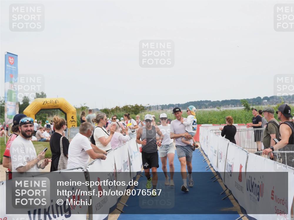 22.06.2025 - Viking Triathlon MichiJ http://msf.ph/oto/8076567 22.06.2025 14:34:02 Ziel 662 meine-sportfotos.de