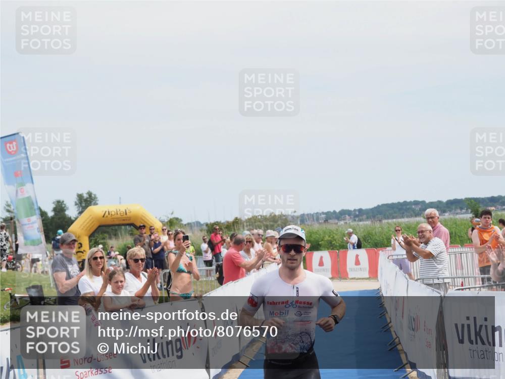 22.06.2025 - Viking Triathlon MichiJ http://msf.ph/oto/8076570 22.06.2025 13:55:37 Ziel 521 meine-sportfotos.de