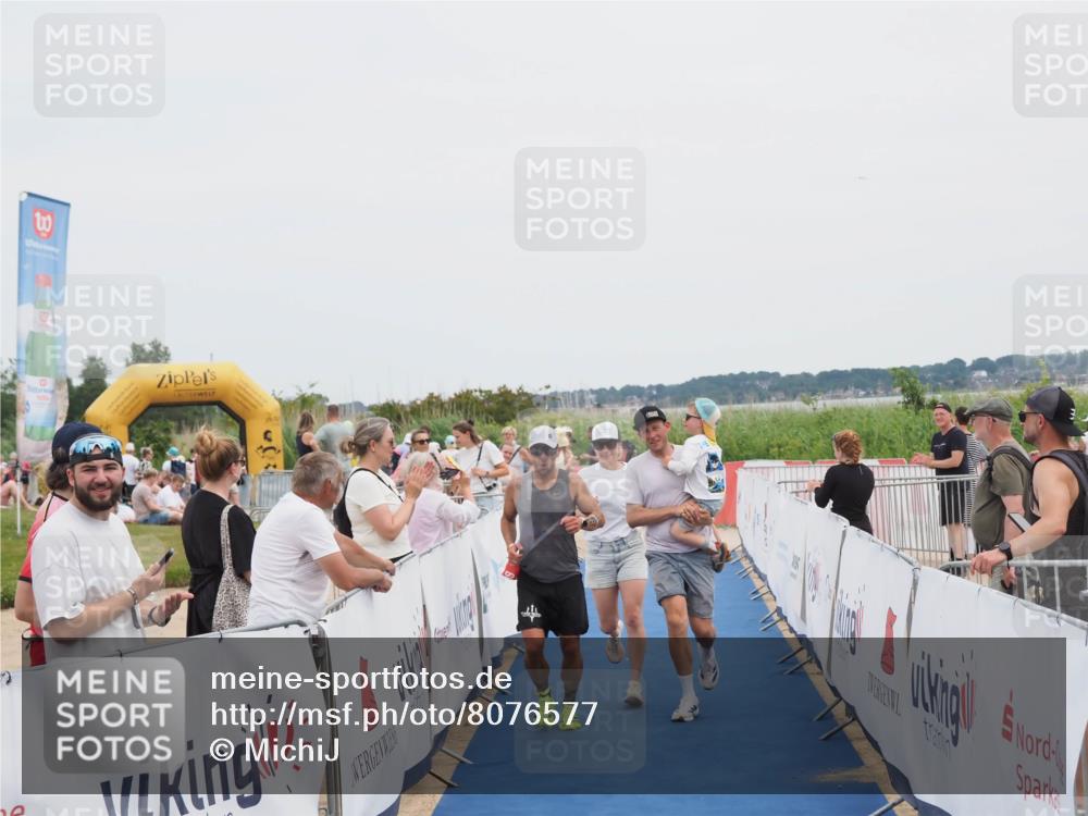22.06.2025 - Viking Triathlon MichiJ http://msf.ph/oto/8076577 22.06.2025 14:34:02 Ziel 662 meine-sportfotos.de