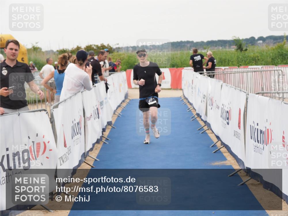 22.06.2025 - Viking Triathlon MichiJ http://msf.ph/oto/8076583 22.06.2025 16:02:26 Ziel 479 meine-sportfotos.de