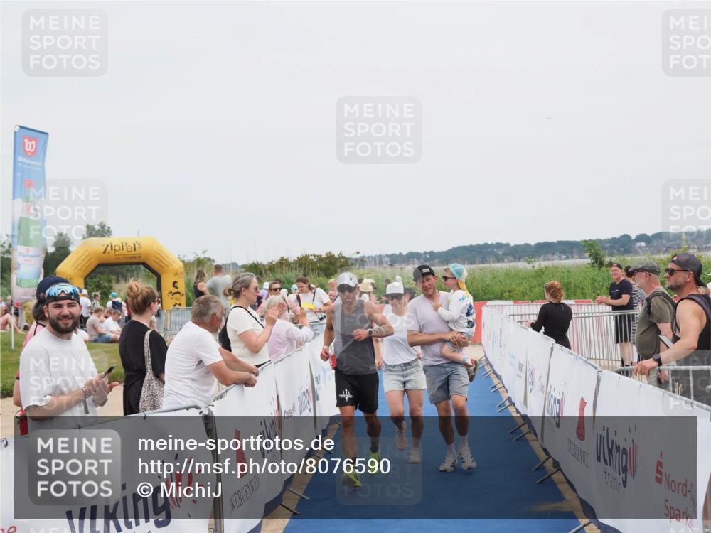 22.06.2025 - Viking Triathlon MichiJ http://msf.ph/oto/8076590 22.06.2025 14:34:02 Ziel 662 meine-sportfotos.de