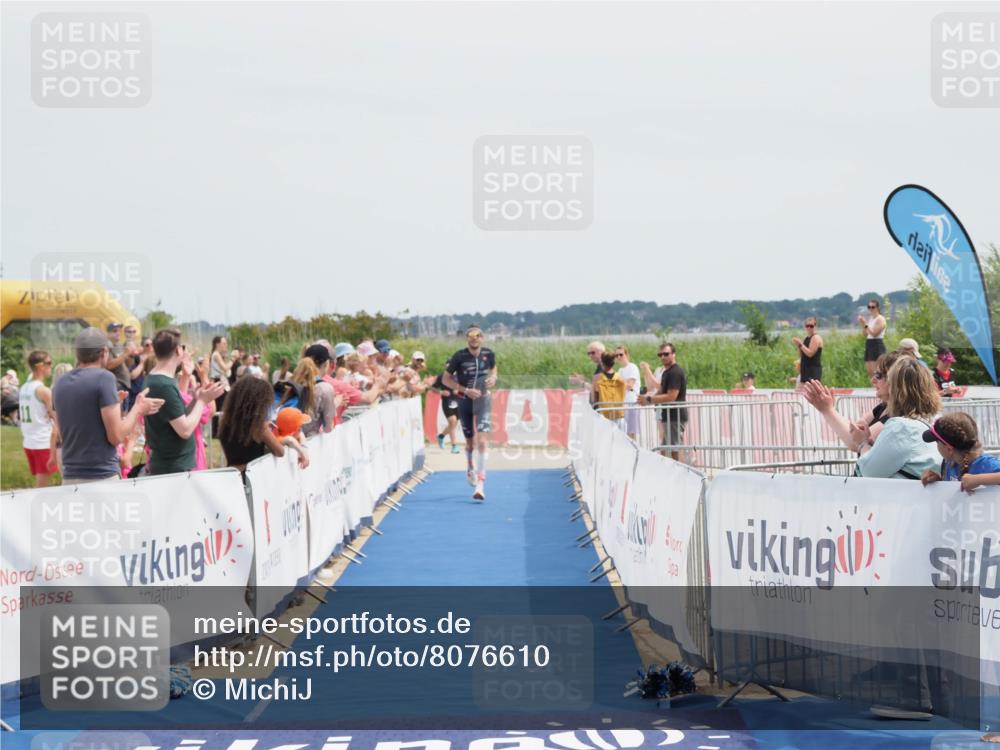 22.06.2025 - Viking Triathlon MichiJ http://msf.ph/oto/8076610 22.06.2025 14:03:21 Ziel 557 meine-sportfotos.de