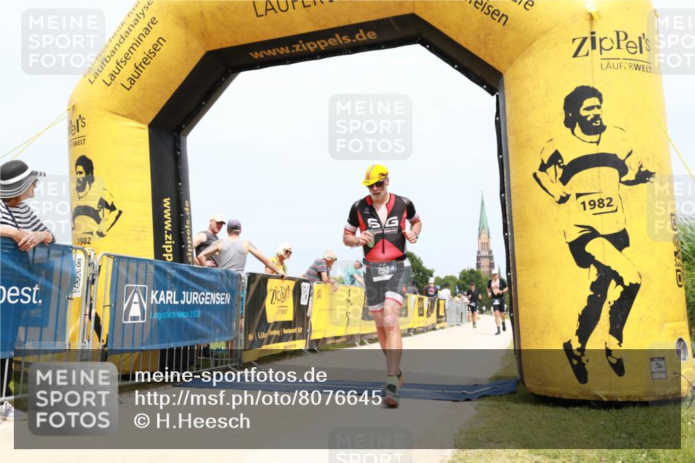 22.06.2025 - Viking Triathlon H.Heesch http://msf.ph/oto/8076645 22.06.2025 14:55:26 Laufen 30, 103, 292, 388 meine-sportfotos.de