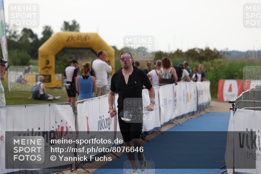 22.06.2025 - Viking Triathlon Yannick Fuchs http://msf.ph/oto/8076646 22.06.2025 16:24:31 Ziel 51 meine-sportfotos.de