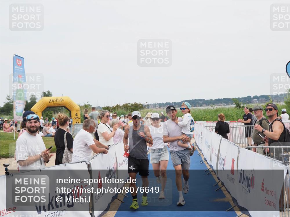 22.06.2025 - Viking Triathlon MichiJ http://msf.ph/oto/8076649 22.06.2025 14:34:03 Ziel 662 meine-sportfotos.de