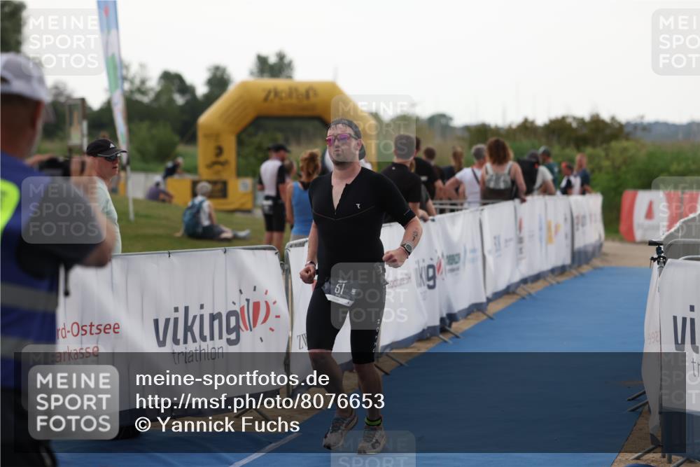 22.06.2025 - Viking Triathlon Yannick Fuchs http://msf.ph/oto/8076653 22.06.2025 16:24:31 Ziel 51 meine-sportfotos.de