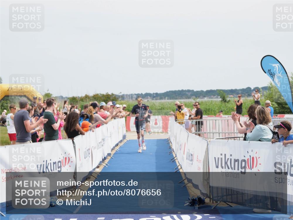 22.06.2025 - Viking Triathlon MichiJ http://msf.ph/oto/8076656 22.06.2025 14:03:21 Ziel 557 meine-sportfotos.de