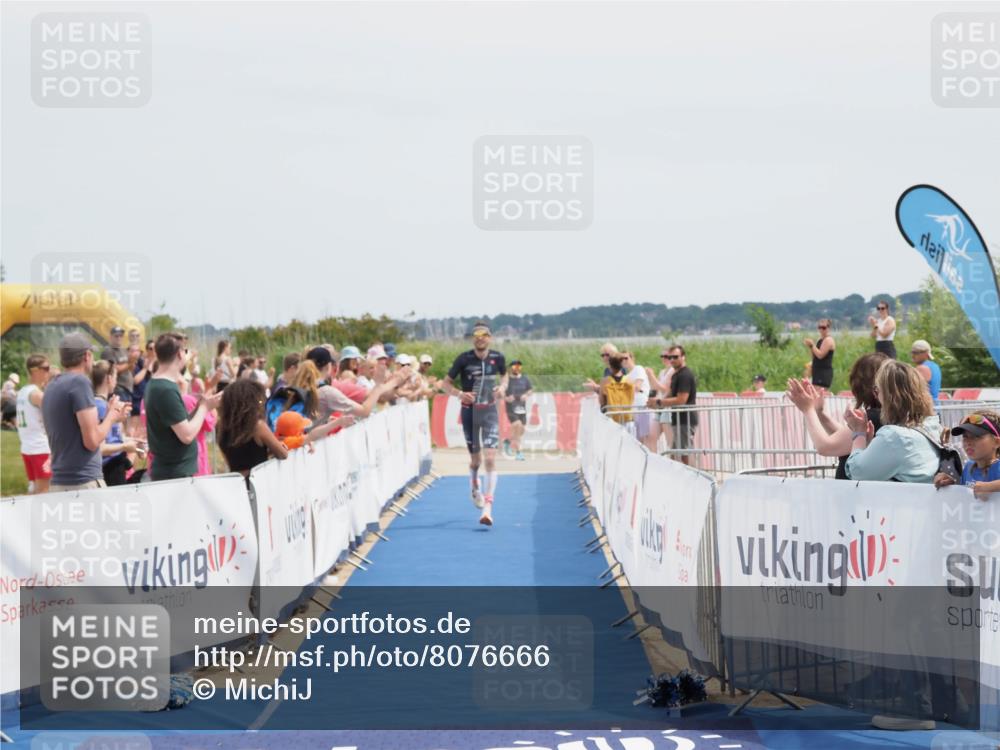 22.06.2025 - Viking Triathlon MichiJ http://msf.ph/oto/8076666 22.06.2025 14:03:22 Ziel 557 meine-sportfotos.de
