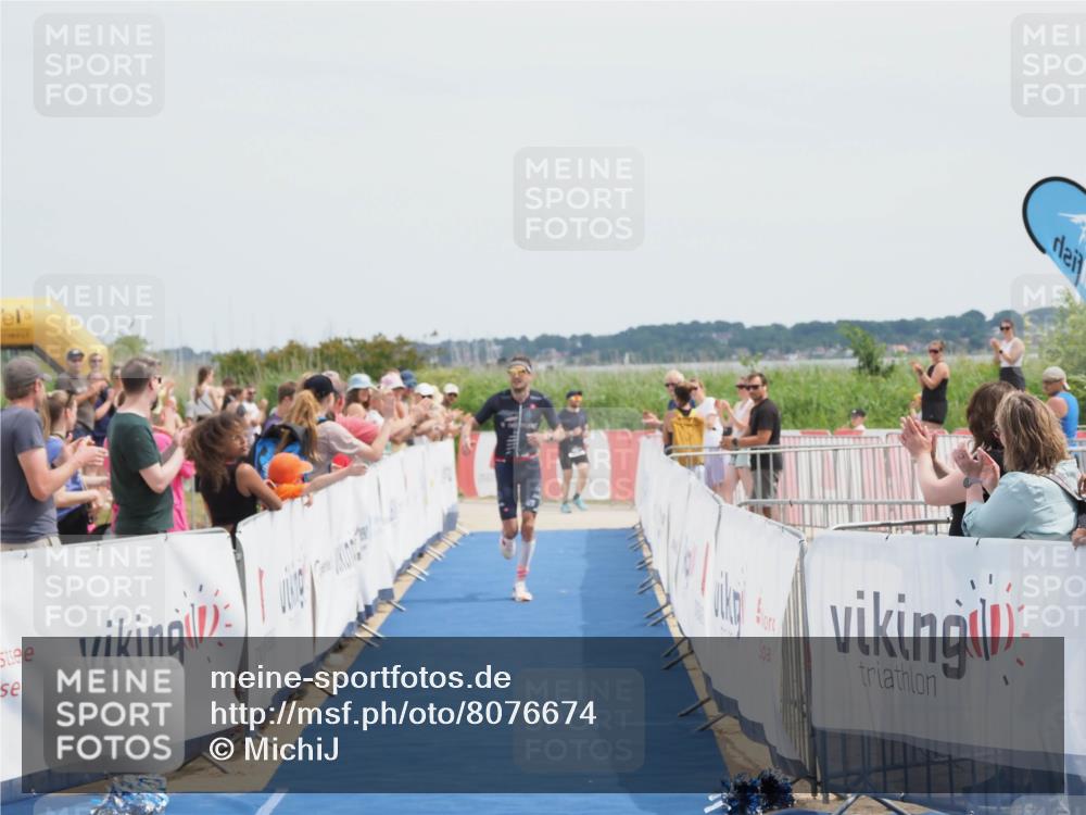 22.06.2025 - Viking Triathlon MichiJ http://msf.ph/oto/8076674 22.06.2025 14:03:22 Ziel 557 meine-sportfotos.de