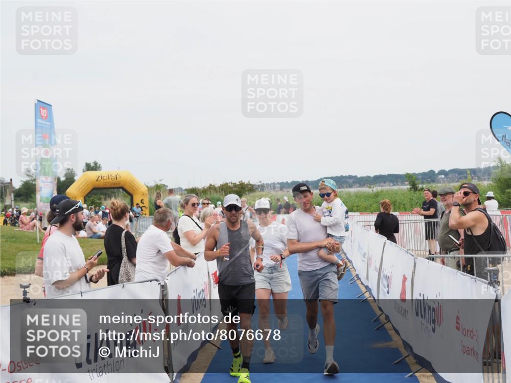 22.06.2025 - Viking Triathlon MichiJ http://msf.ph/oto/8076678 22.06.2025 14:34:03 Ziel 662 meine-sportfotos.de