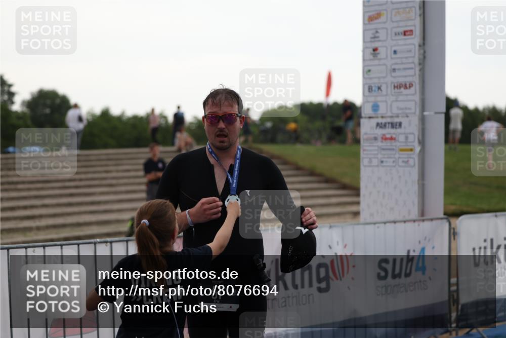 22.06.2025 - Viking Triathlon Yannick Fuchs http://msf.ph/oto/8076694 22.06.2025 16:24:39 Ziel  meine-sportfotos.de