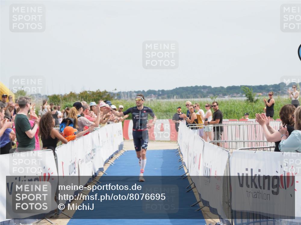 22.06.2025 - Viking Triathlon MichiJ http://msf.ph/oto/8076695 22.06.2025 14:03:22 Ziel 557 meine-sportfotos.de