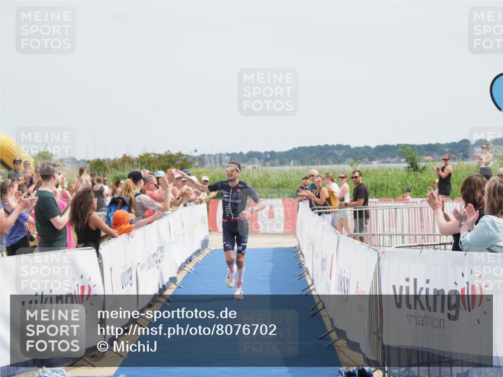 22.06.2025 - Viking Triathlon MichiJ http://msf.ph/oto/8076702 22.06.2025 14:03:22 Ziel 557 meine-sportfotos.de